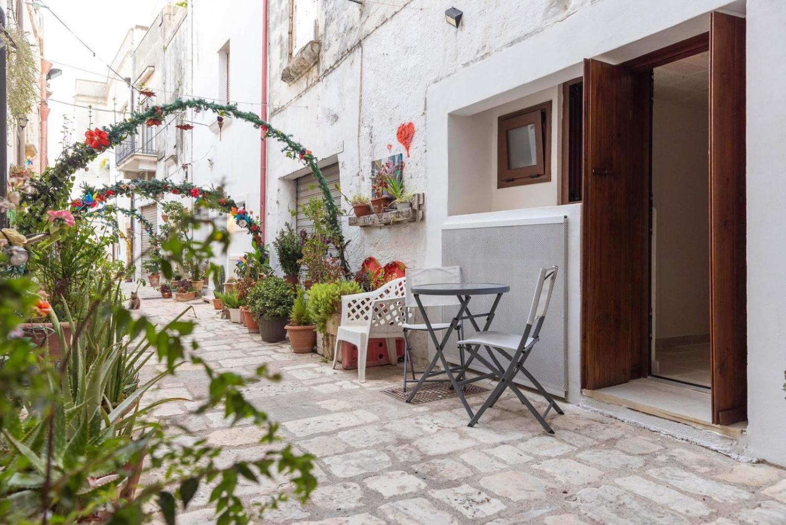 Palazzo Savino Southern Italian Lifestyle - Epoca Collection *